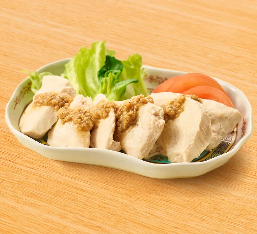 蒸し鶏のごまソースがけ