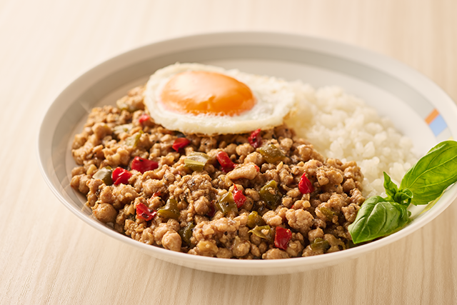 鶏肉のバジルソース